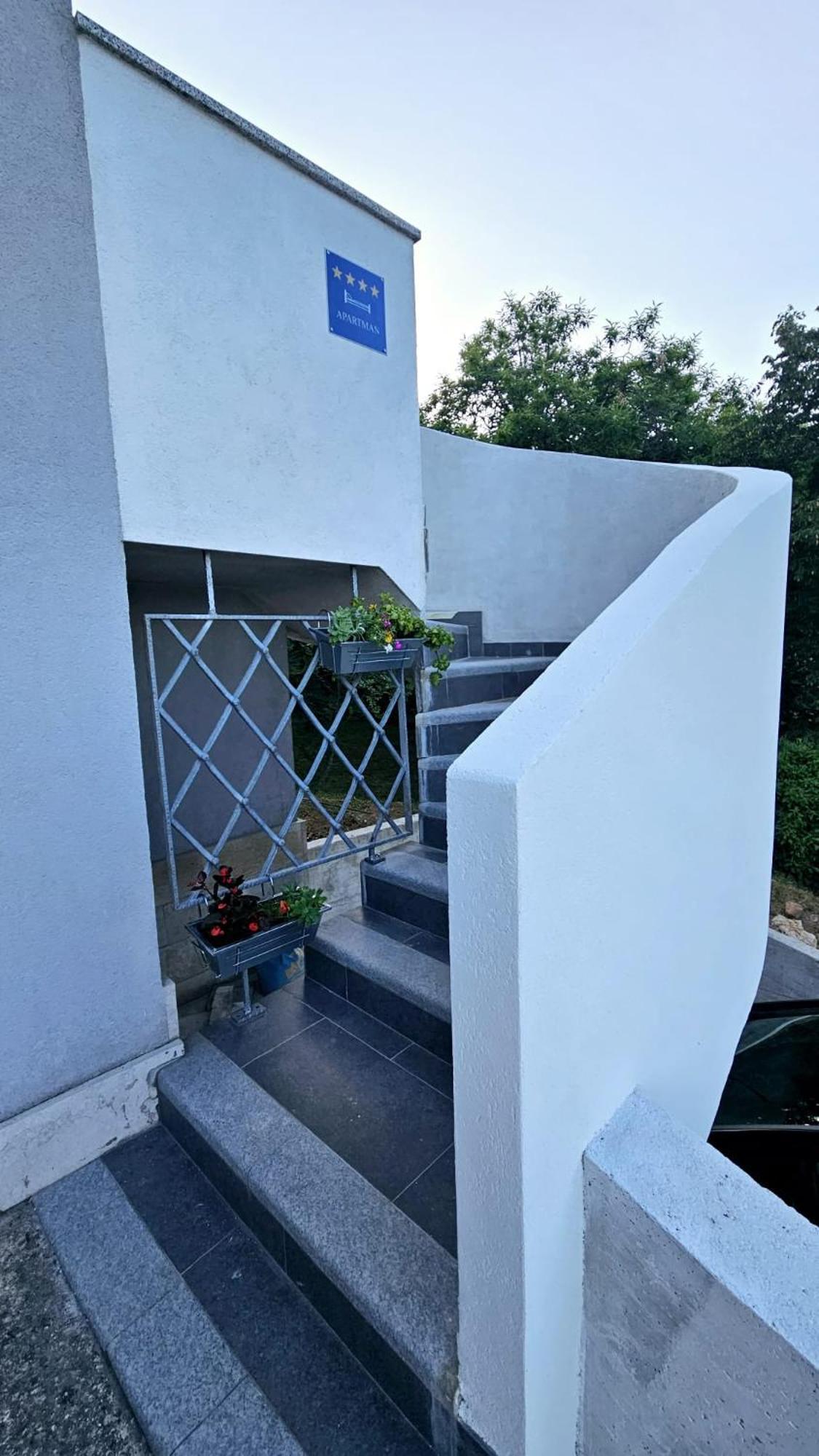 Apartamento Apartman Tera Dobreć Exterior foto